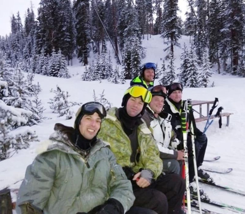 Scott Skiing With Friends